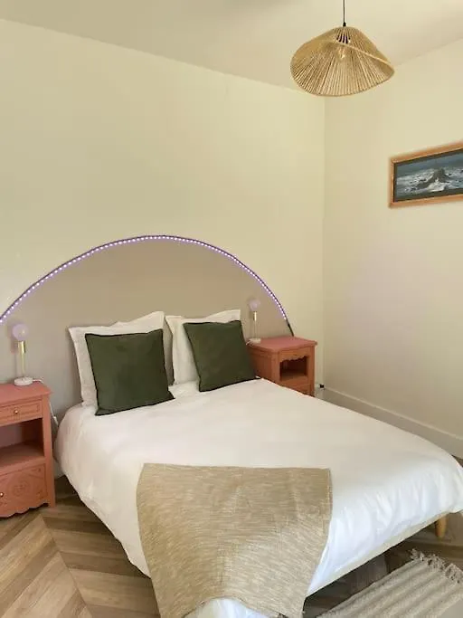 Holiday home New La Ferme Fleurie Gite Ty Rose Ploubazlanec France